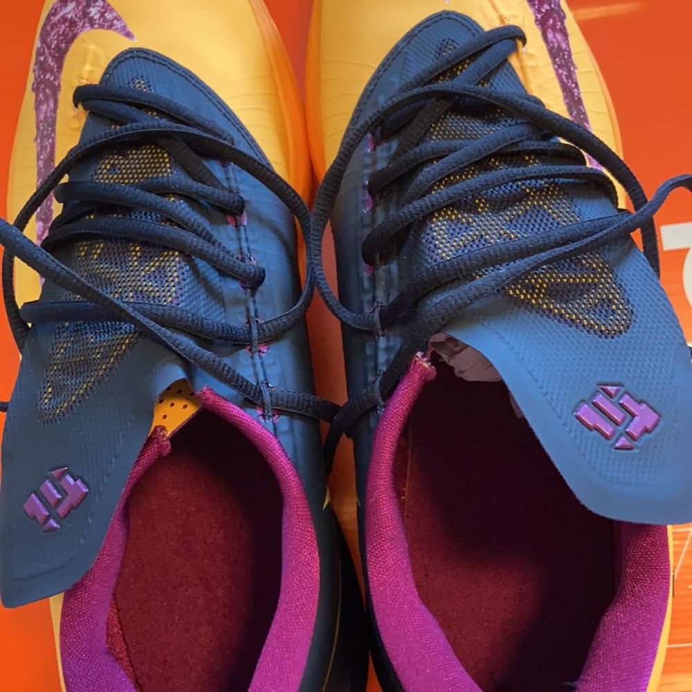 Shoes - Picture 11 of 13
